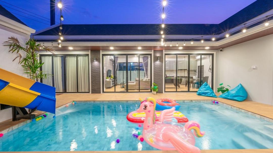 Wonder Hills - Pool Area View