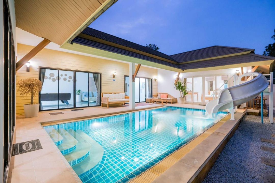 Zen By Natcha - Living Area