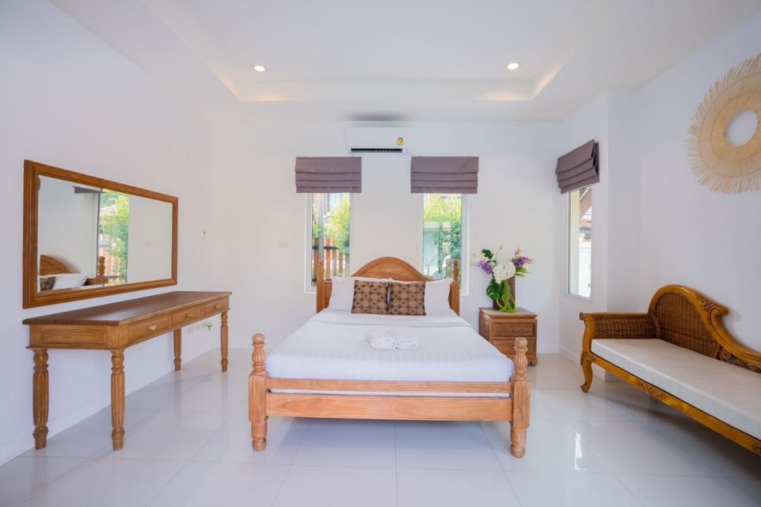 Villa Bedroom 8