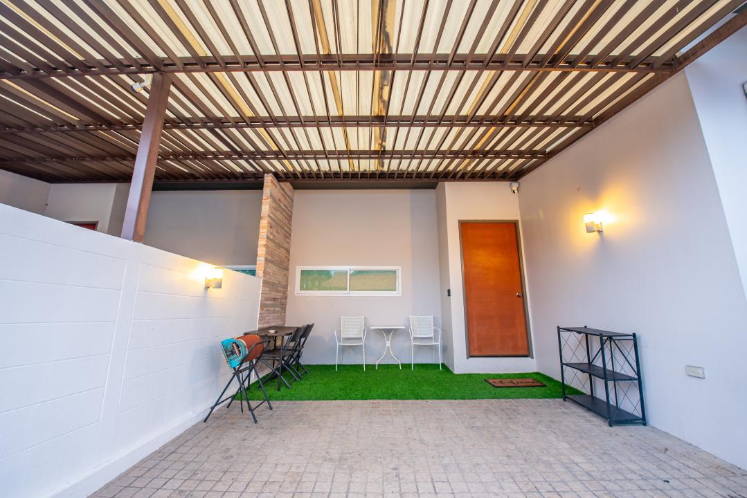 Zoar B19 - Pool Area View