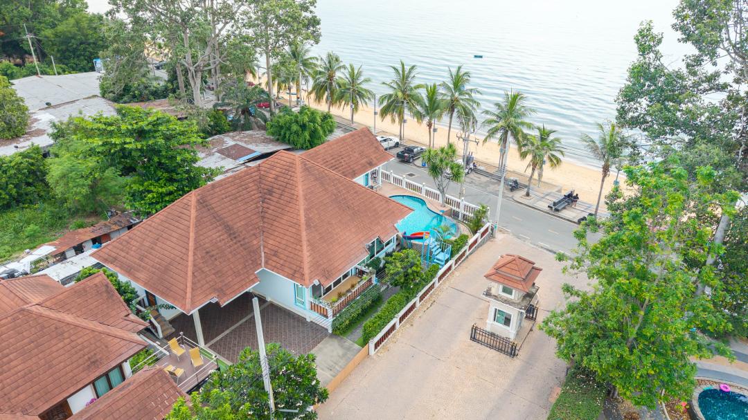ซีวิวพูลวิลล่า (Ekkamai) - Pool Area View
