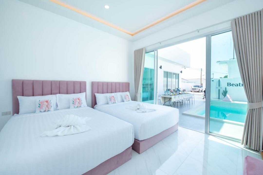 Villa Bedroom 8