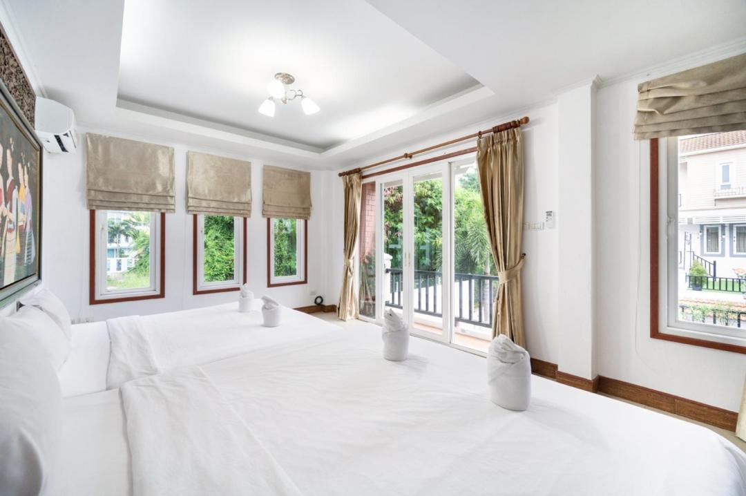 Villa Bedroom 5