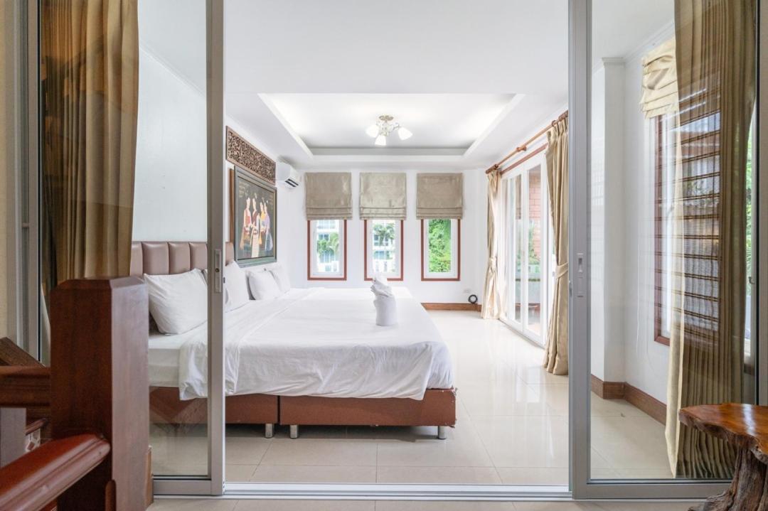 Villa Bedroom 2