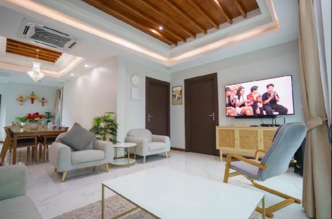 บ้านพักริมทะเลบางเสร่ - Living Area