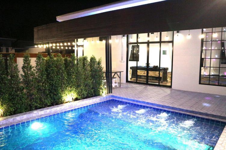 บ้านรักแรกพบ - Living Area
