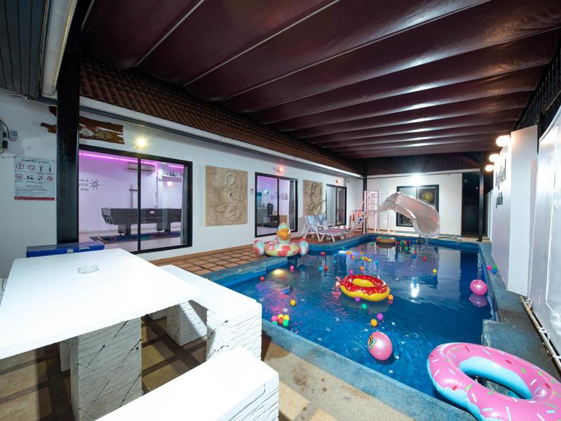 ปังปอนด์ - Villa Interior View