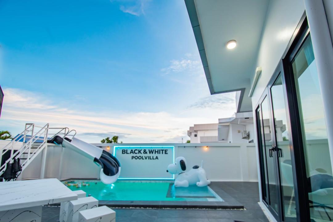 Black&White - Pool Area View