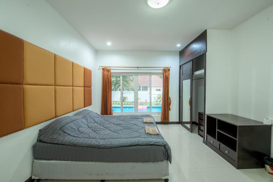 Villa Bedroom 2