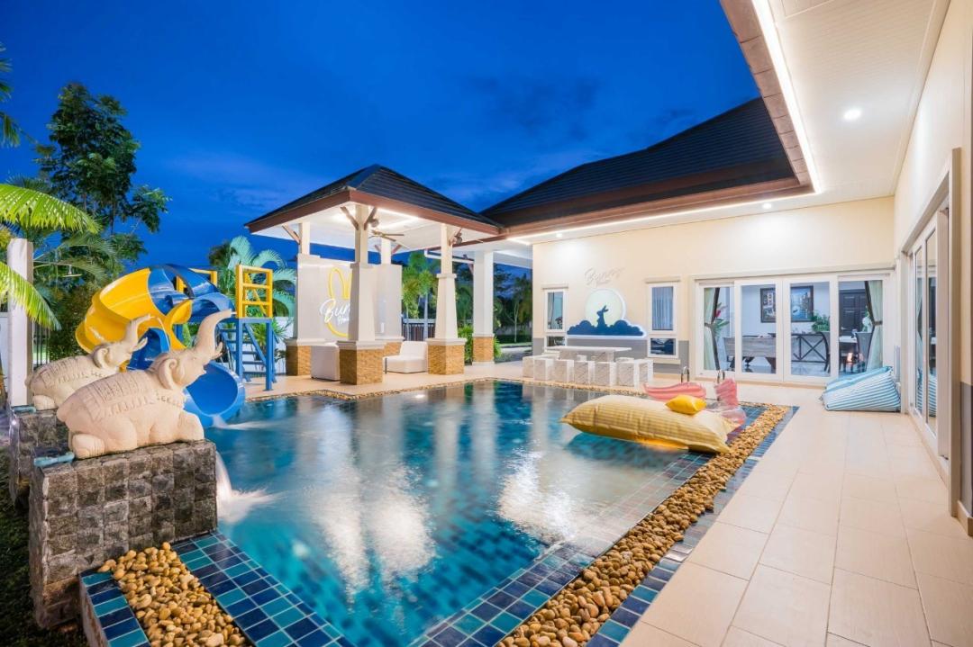 Bunny House - Pool Area View
