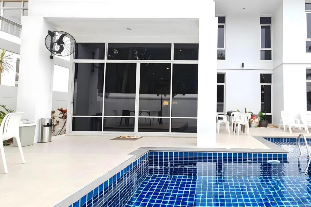 BM - Living Area
