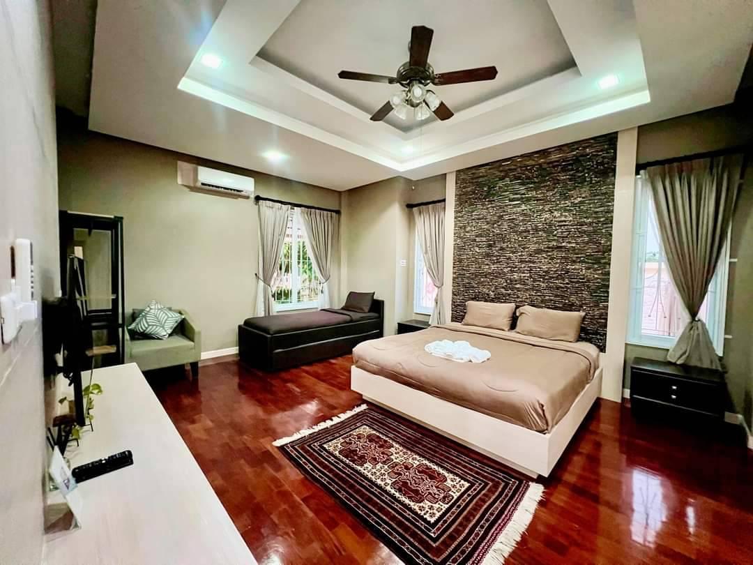 Villa Bedroom 1