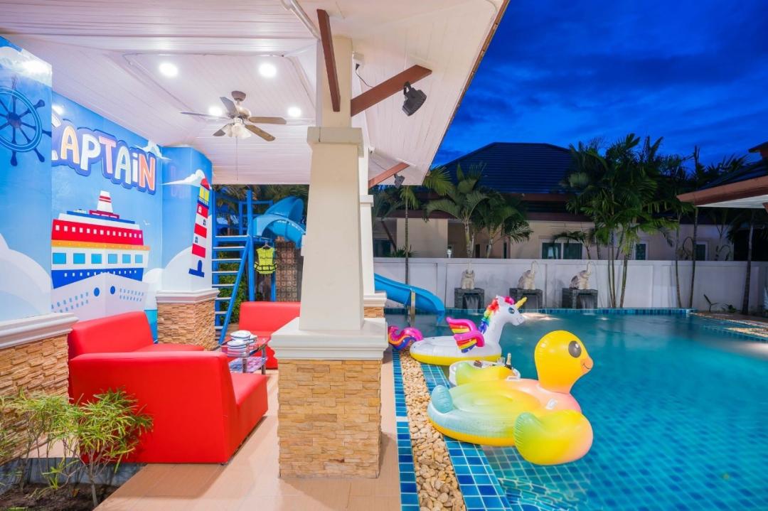 Captain - Villa Interior View