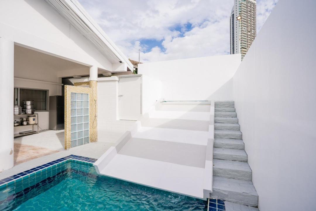 Casa Beach - Pool Area View