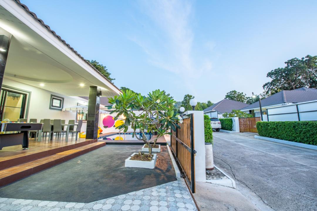 Cha Cha 3 - Living Area