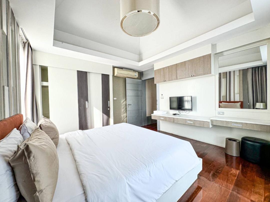 Villa Bedroom 1