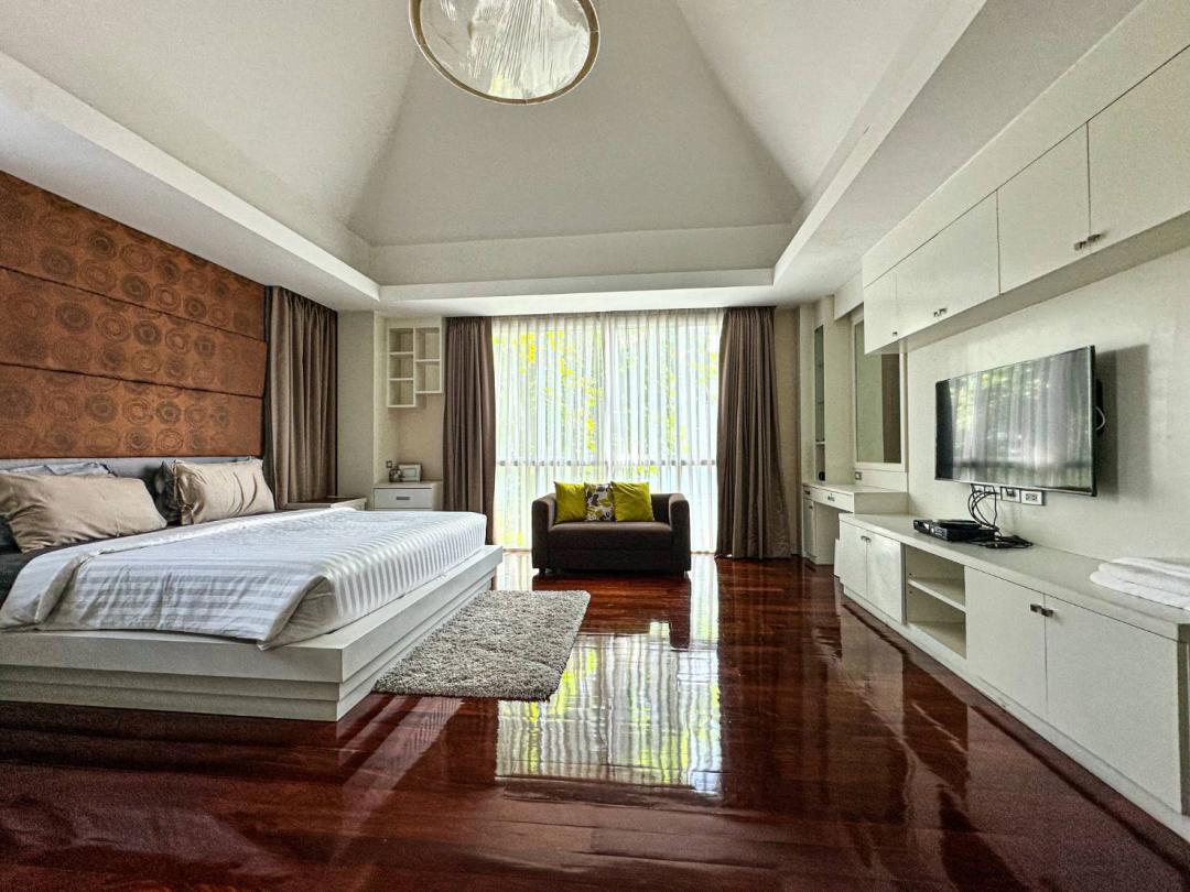 Villa Bedroom 7