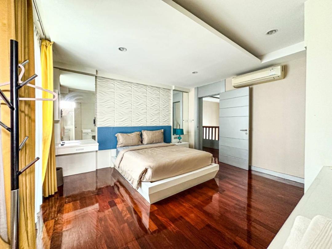 Villa Bedroom 5