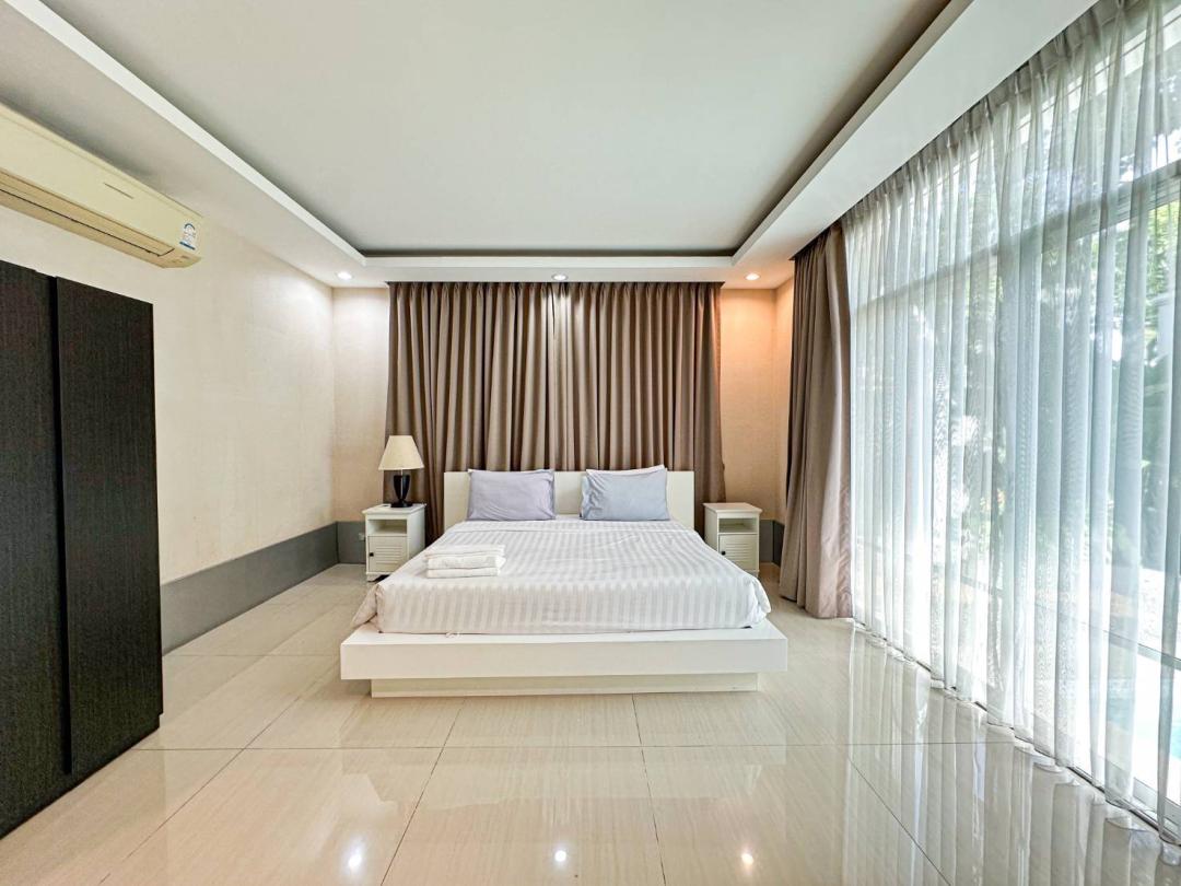 Villa Bedroom 2