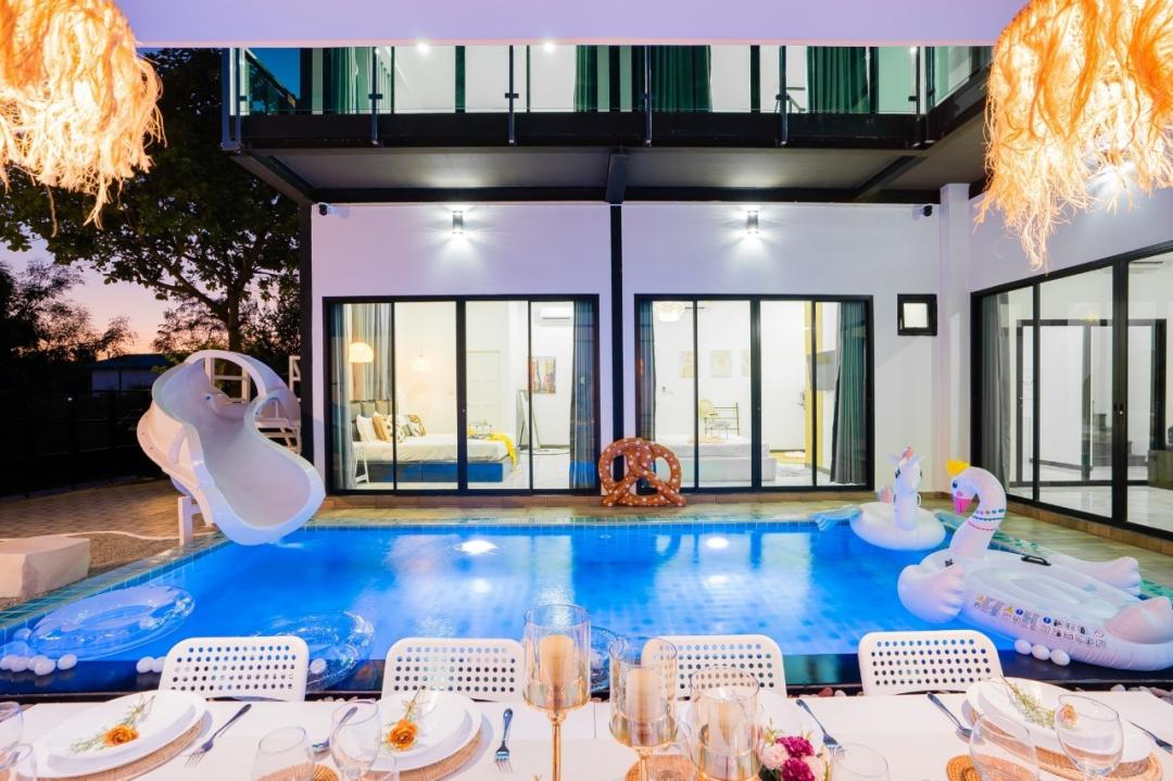 Cherish' House - Pool Area View