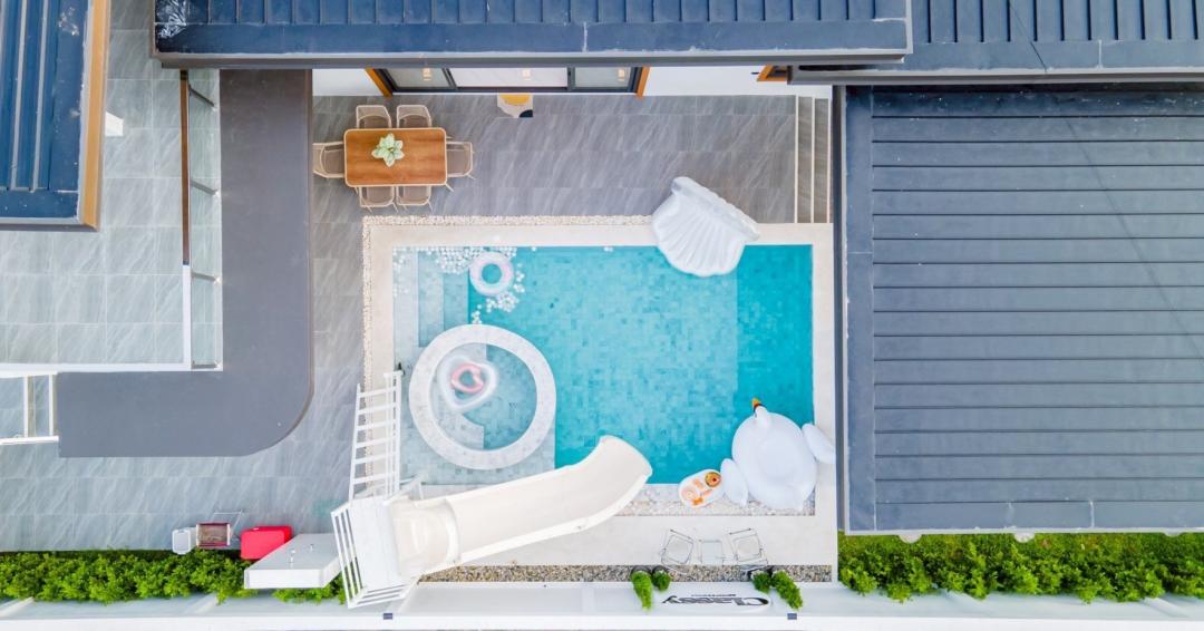 Classy house - Pool Area View
