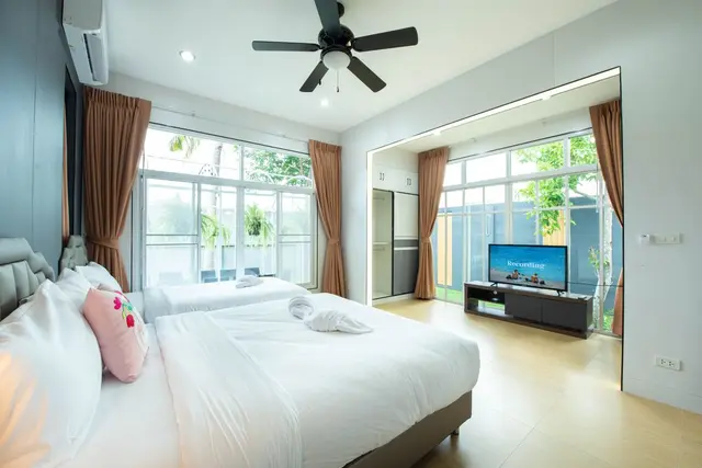 Meliora - Pool Area View