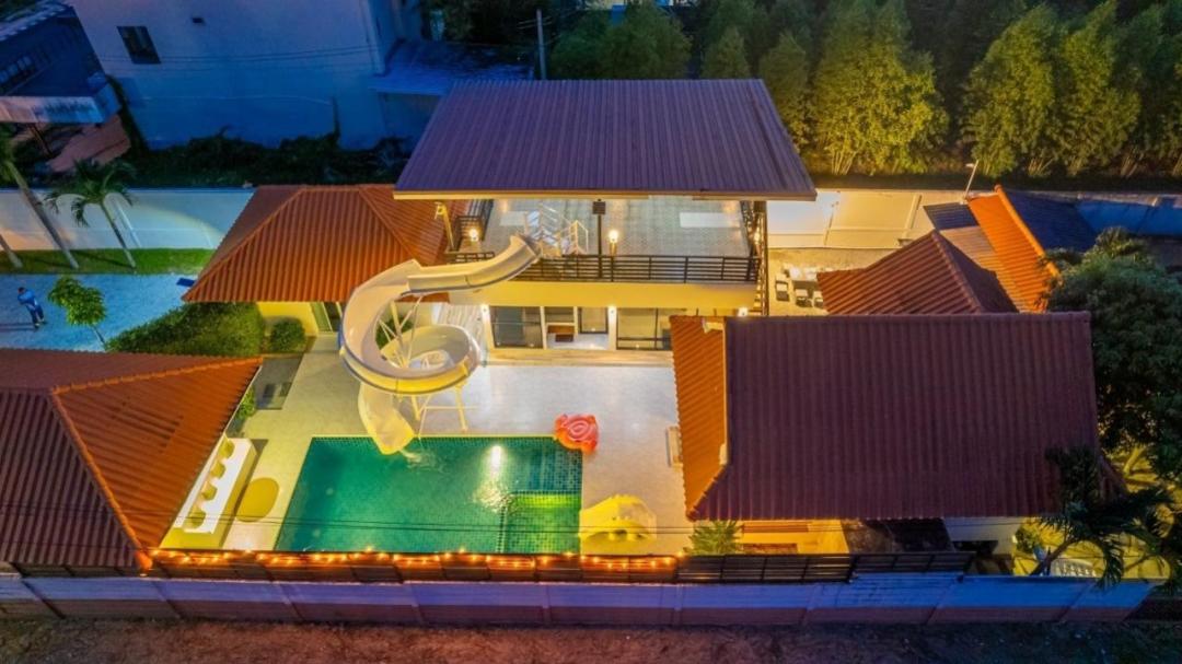 Alisa Garden & Pool - Villa Interior View