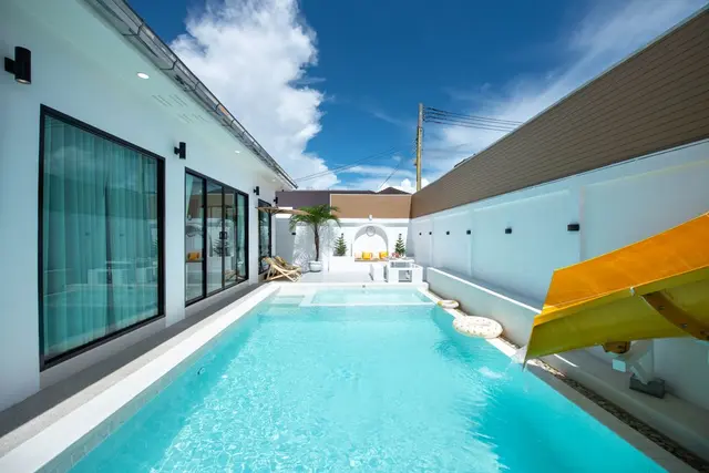 Wasan 3 Yellow - Main Cover Photo in Pattaya