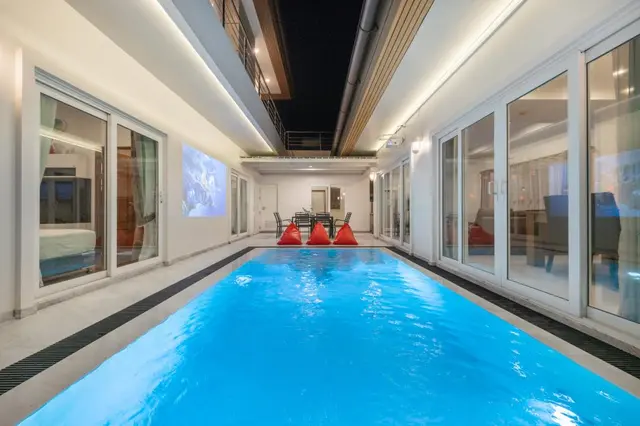 Cozy - Main Cover Photo in Pattaya