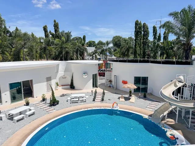 Cave - Main Cover Photo in Pattaya