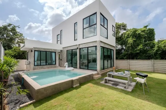 Gina No.89 - Main Cover Photo in Sattahip