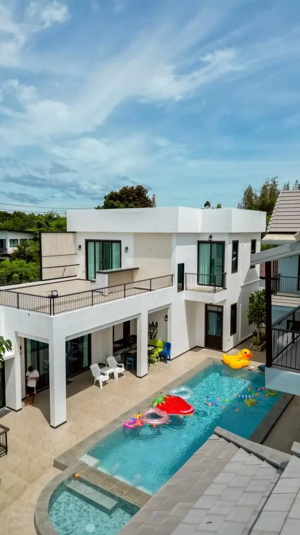 Level Five - Main Cover Photo in Pattaya