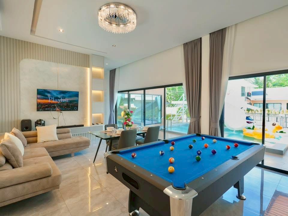 Pool&Play - Pool Area View